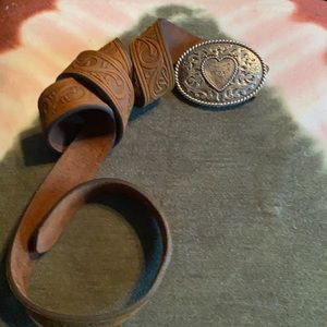 Will fit a 27 “ waist or 28 inch waist.  Worn once